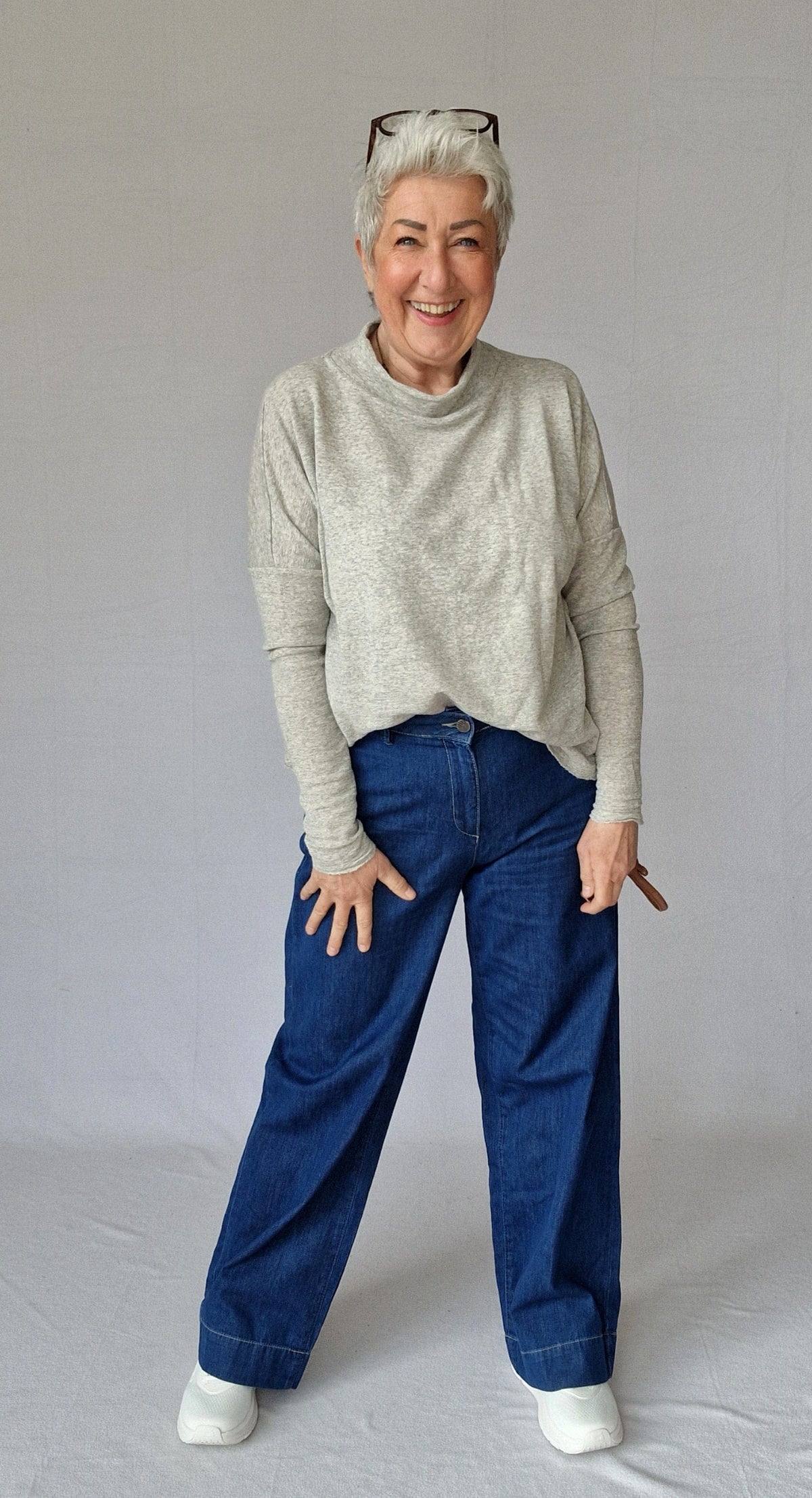 By Basics Genser By Basics- 4025 Rampegenser i ensfarget kunstkolonialen