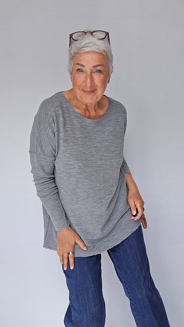 By Basics Genser By Basics- 4039 Litt løs genser med rund hals kunstkolonialen