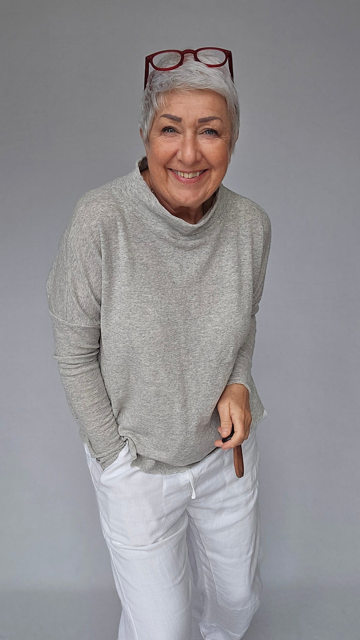 By Basics Genser S / Dawn Grey Melange By Basics- 4025 Rampegenser i ensfarget kunstkolonialen