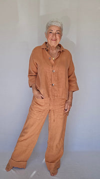 By basics Jakke OWN By basics- 12040 Kort linjakke med store perlemorsknapper kunstkolonialen