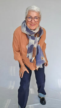 By basics Jakke OWN By basics- 12040 Kort linjakke med store perlemorsknapper kunstkolonialen