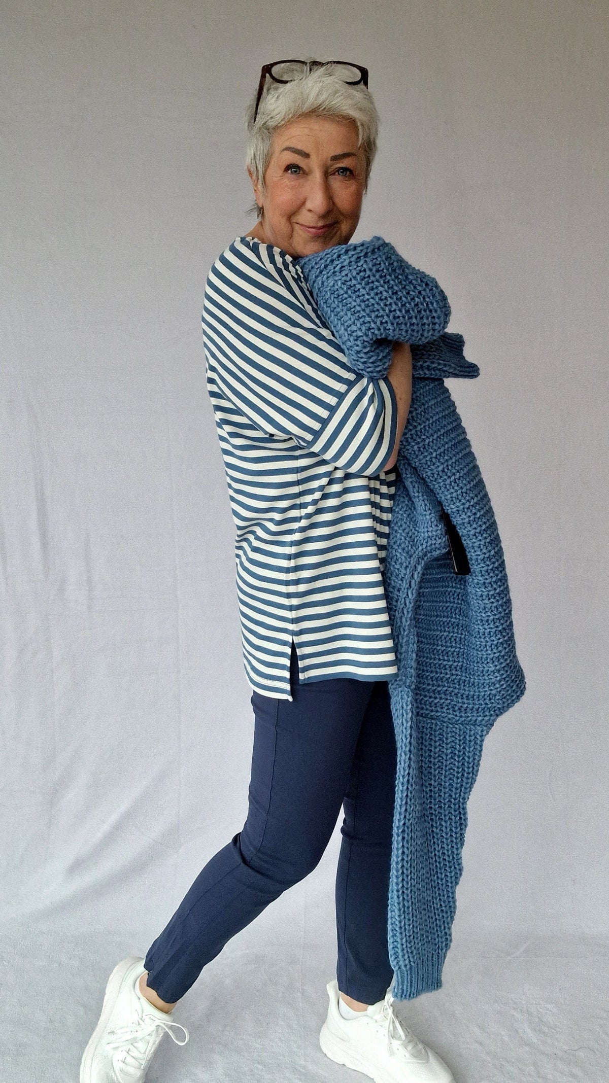 By Basics Off white/ denim blue / XS Cotton Sense By Basics- 4309 T-shirt loose med båthals kunstkolonialen