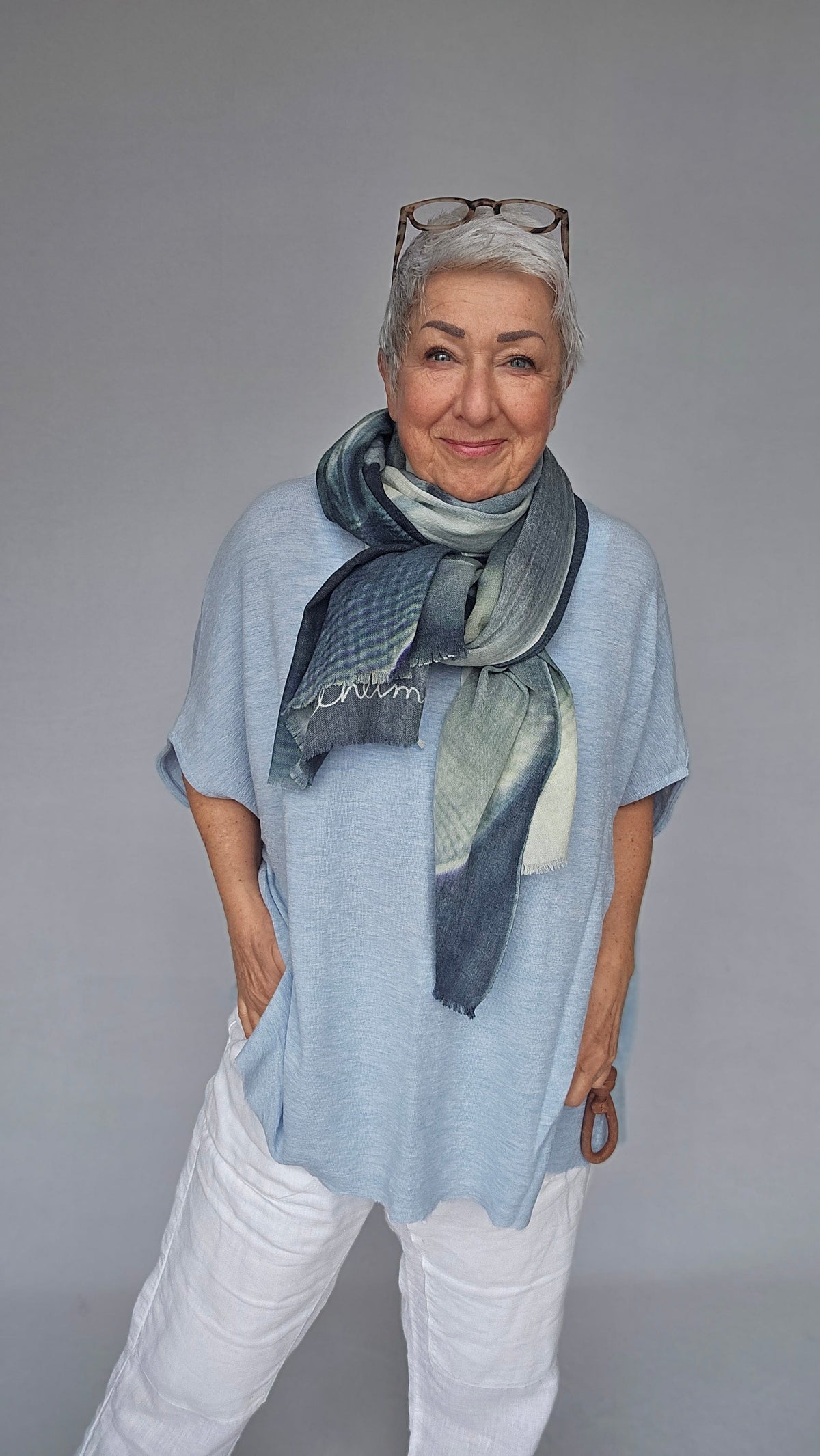 By Basics Overdel Sky blue melange By Basics- 2004 Ekstra vid topp i merinoull kunstkolonialen