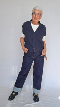 By Basics Vest By Basics- 2011 Vest m/v-hals og knapper kunstkolonialen