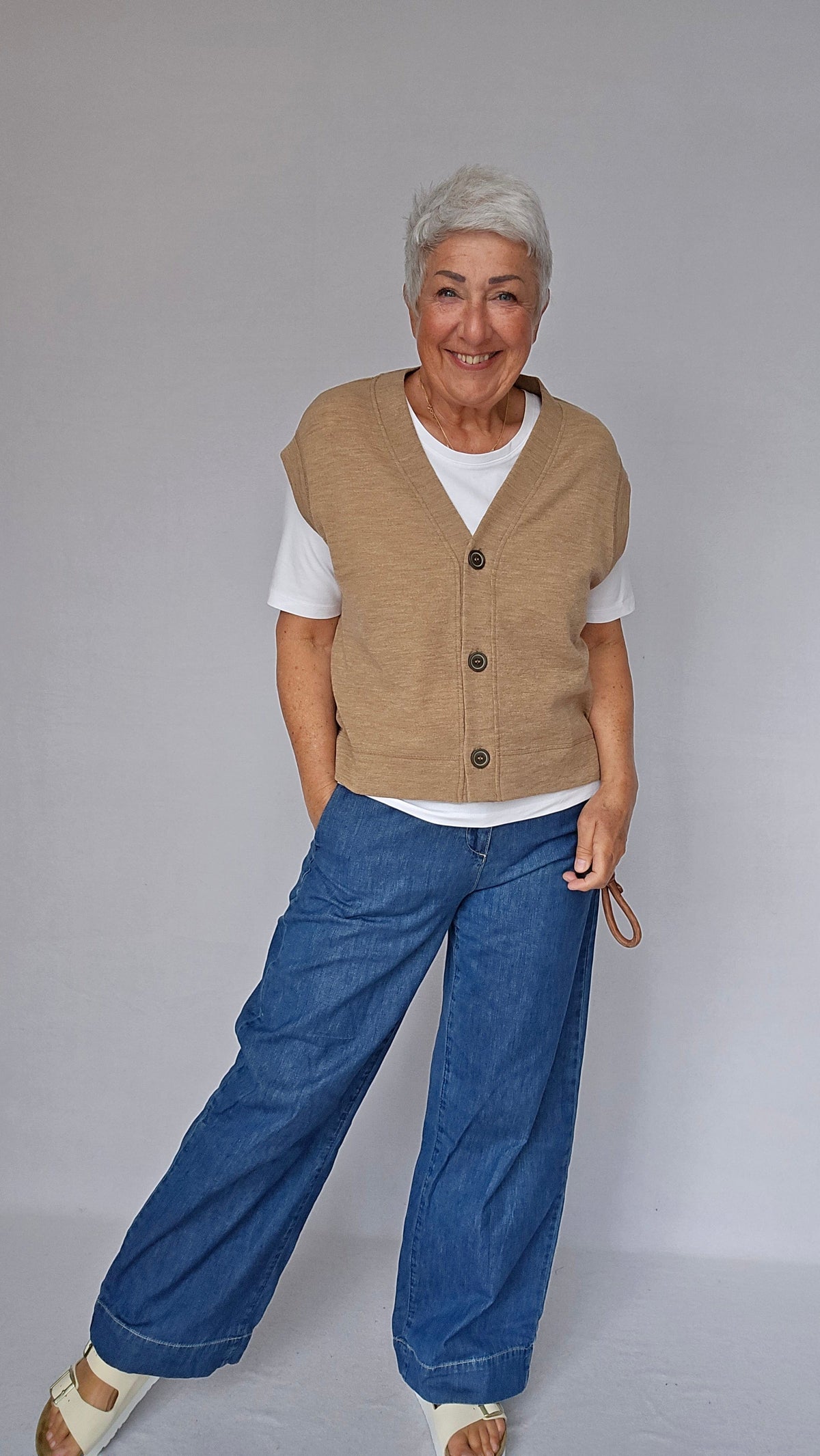 By Basics Vest Light camel melange / S By Basics- 2011 Vest m/v-hals og knapper kunstkolonialen