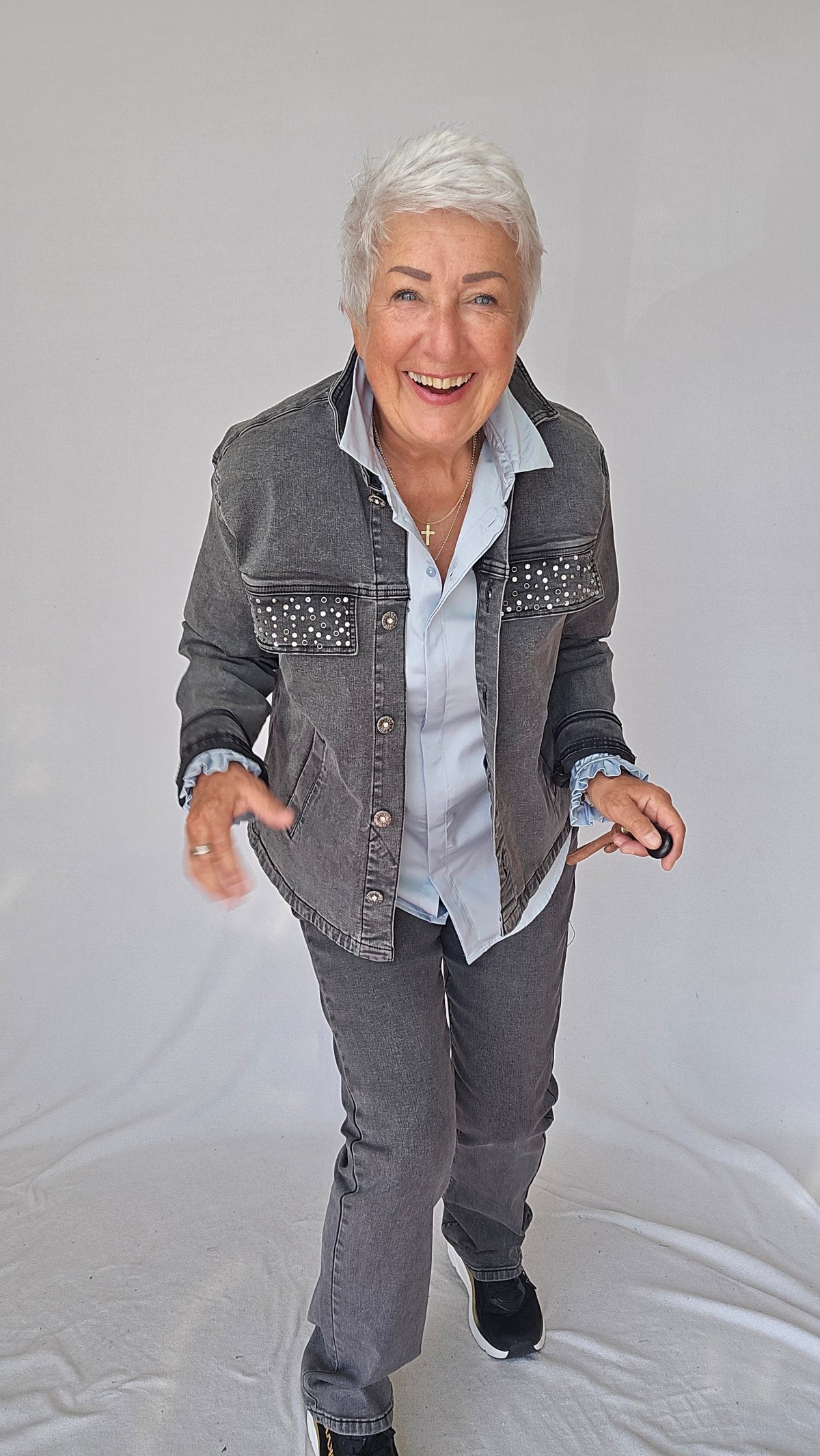 Cero Etage Jeansjakke Cero Etage-  Jeansjakke i Grey Denim m/pynt på lommene kunstkolonialen