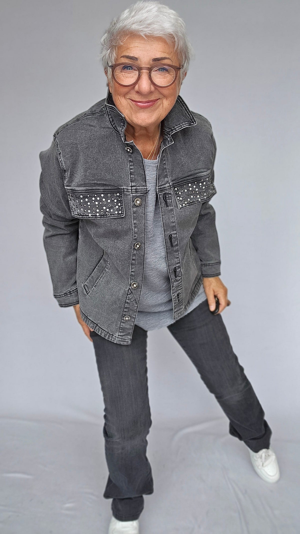 Cero Etage Jeansjakke Cero Etage-  Jeansjakke i Grey Denim m/pynt på lommene kunstkolonialen