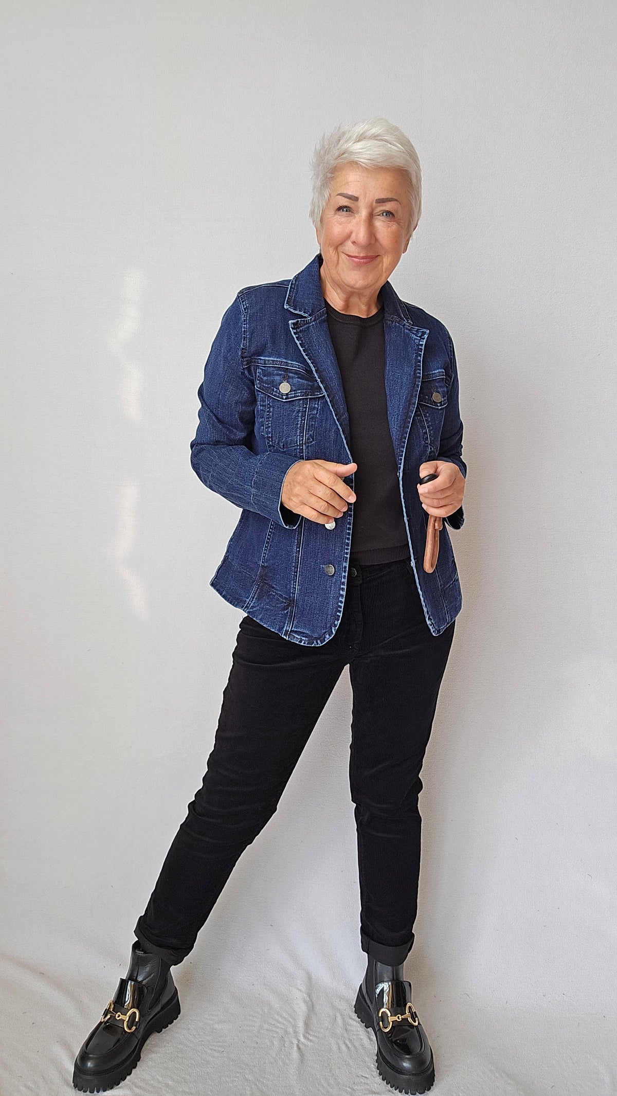 CRO Bukse 34 / Sort CRO- Suzanne Kordfløyelsbukse (smale ben) kunstkolonialen