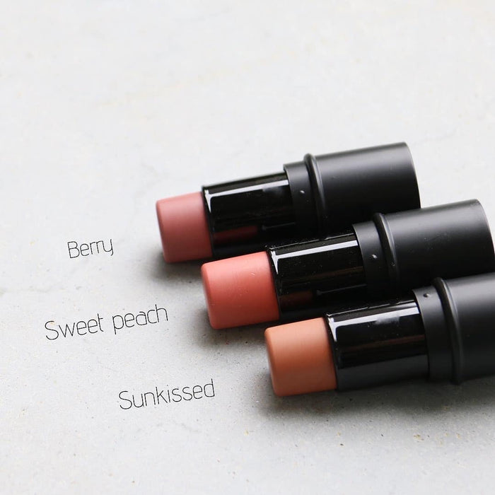 FRID Cosmetics Sminke Berry FRID Cosmetics- Blushing Stick- i 3 farger kunstkolonialen