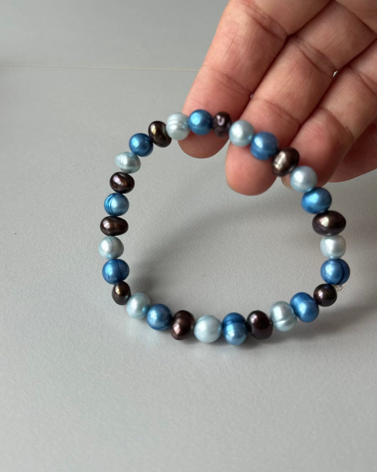 Leas Verden Armbånd Ferskvannsperler flerfarget blå Leas verden- Armbånd med forskjellige stein kunstkolonialen