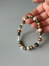 Leas Verden Armbånd Ferskvannsperler flerfarget Leas verden- Armbånd med forskjellige stein kunstkolonialen