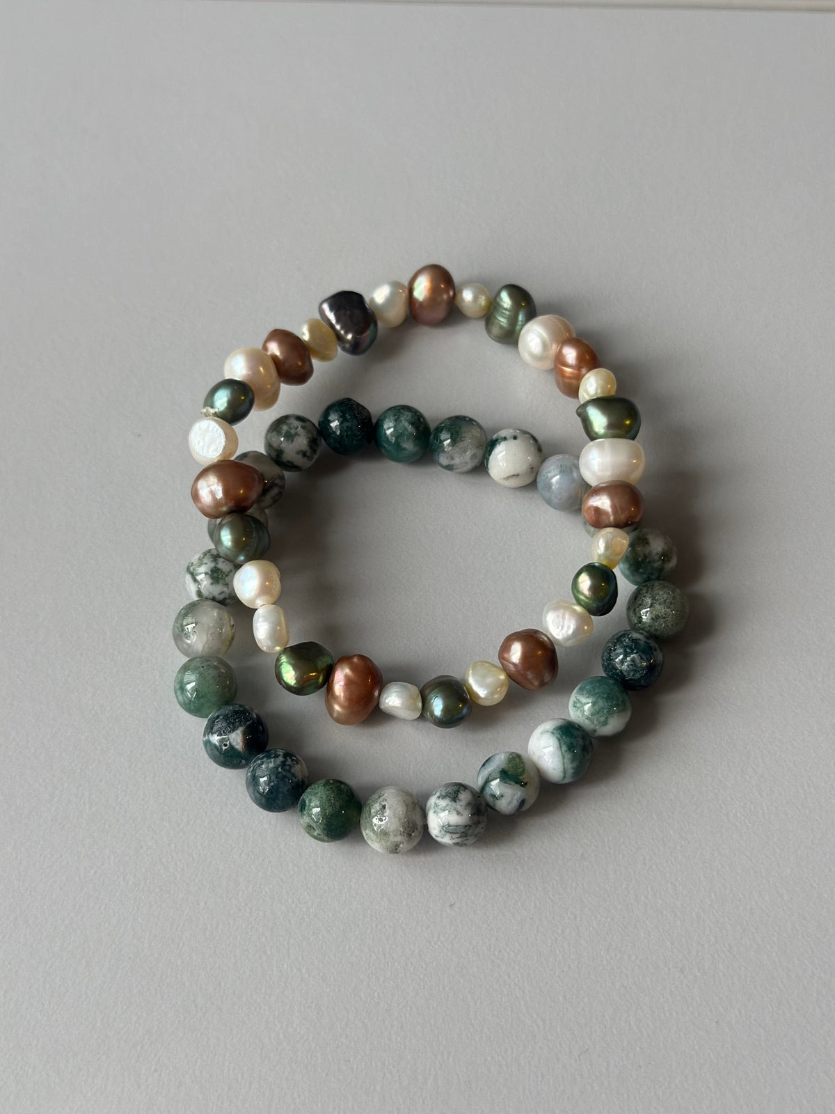 Leas Verden Armbånd Leas verden- Armbånd med forskjellige stein kunstkolonialen