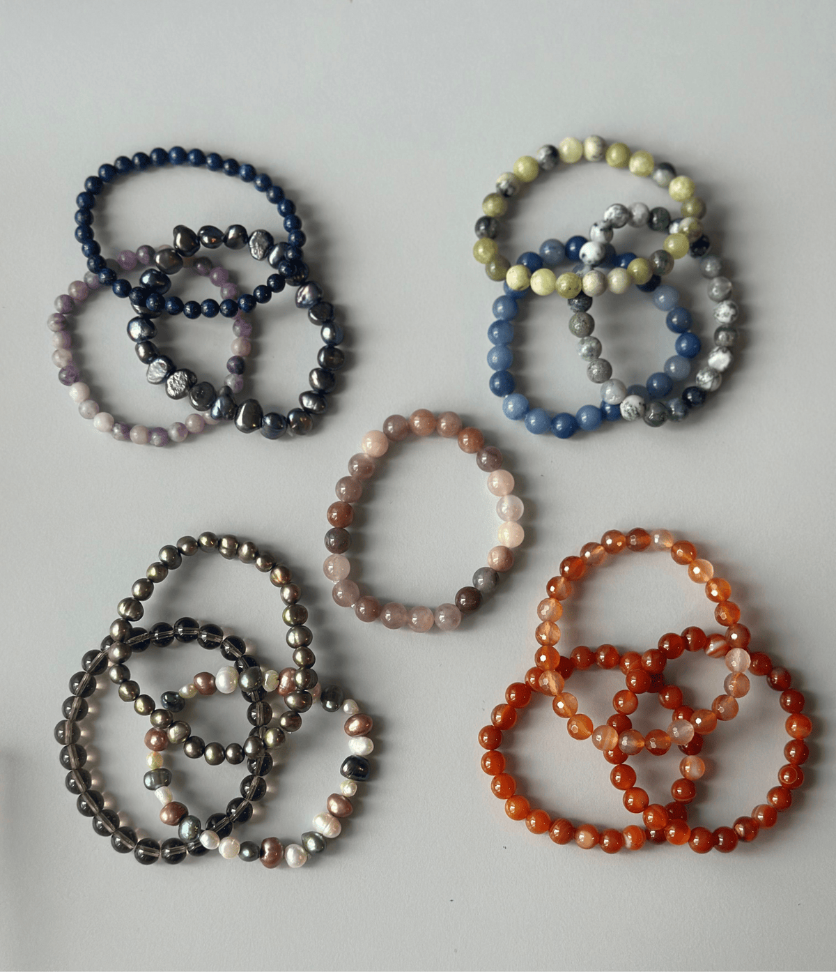 Leas Verden Armbånd Leas verden- Armbånd med forskjellige stein kunstkolonialen