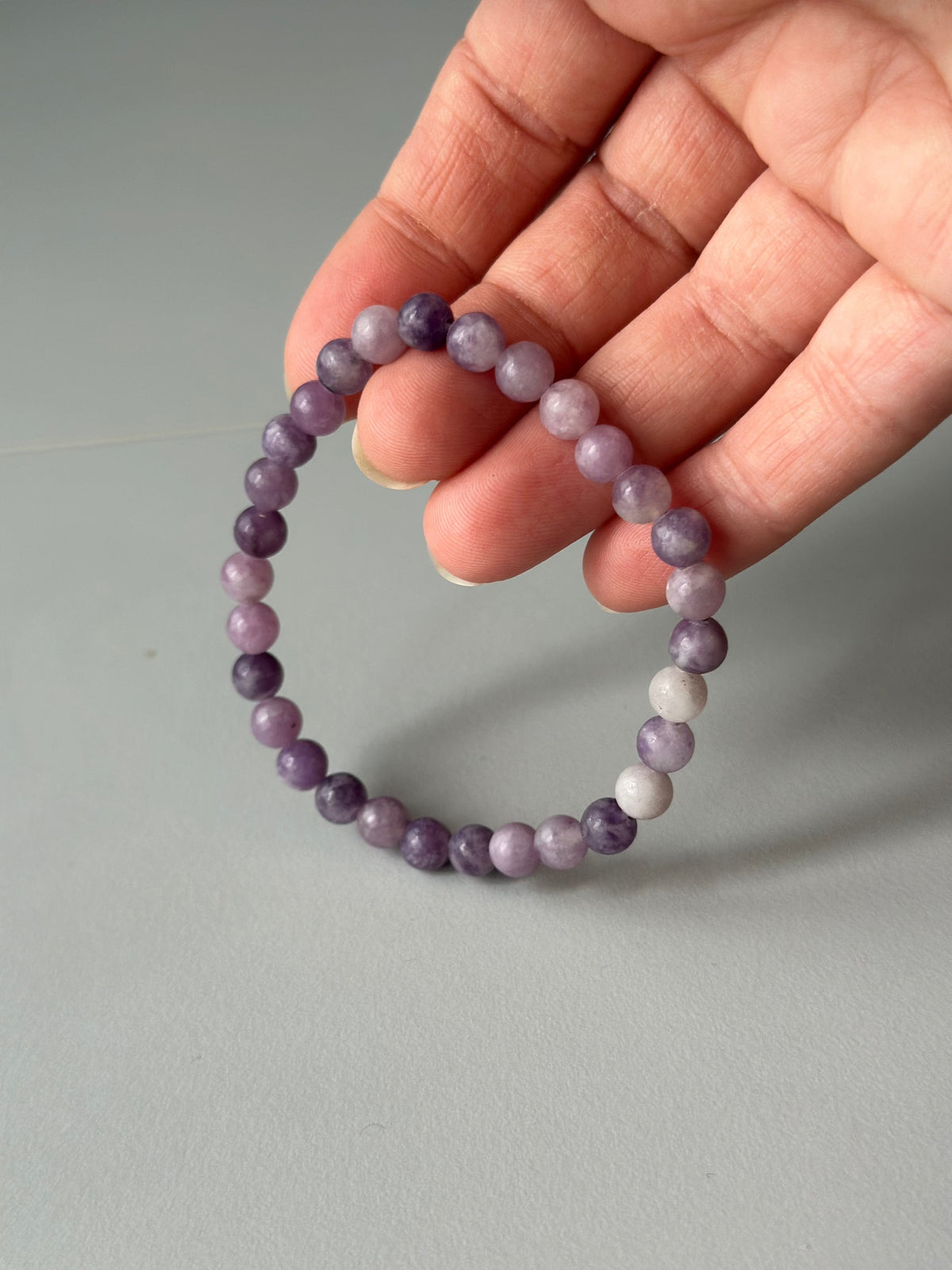 Leas Verden Armbånd Lepidolitt Leas verden- Armbånd med forskjellige stein kunstkolonialen