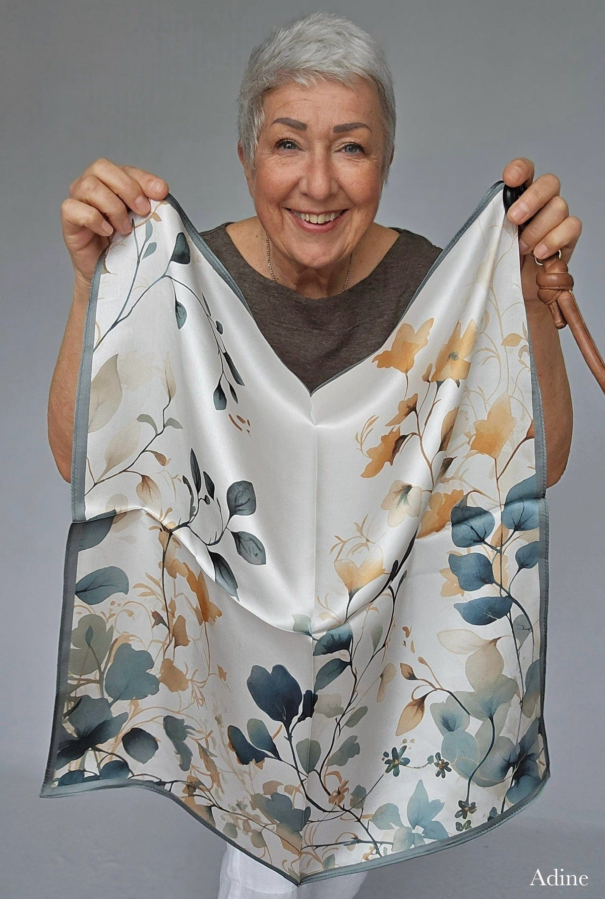 Leas Verden Skjerf Adine Leas Verden- Silkeskjerf 53 x 53 cm kunstkolonialen