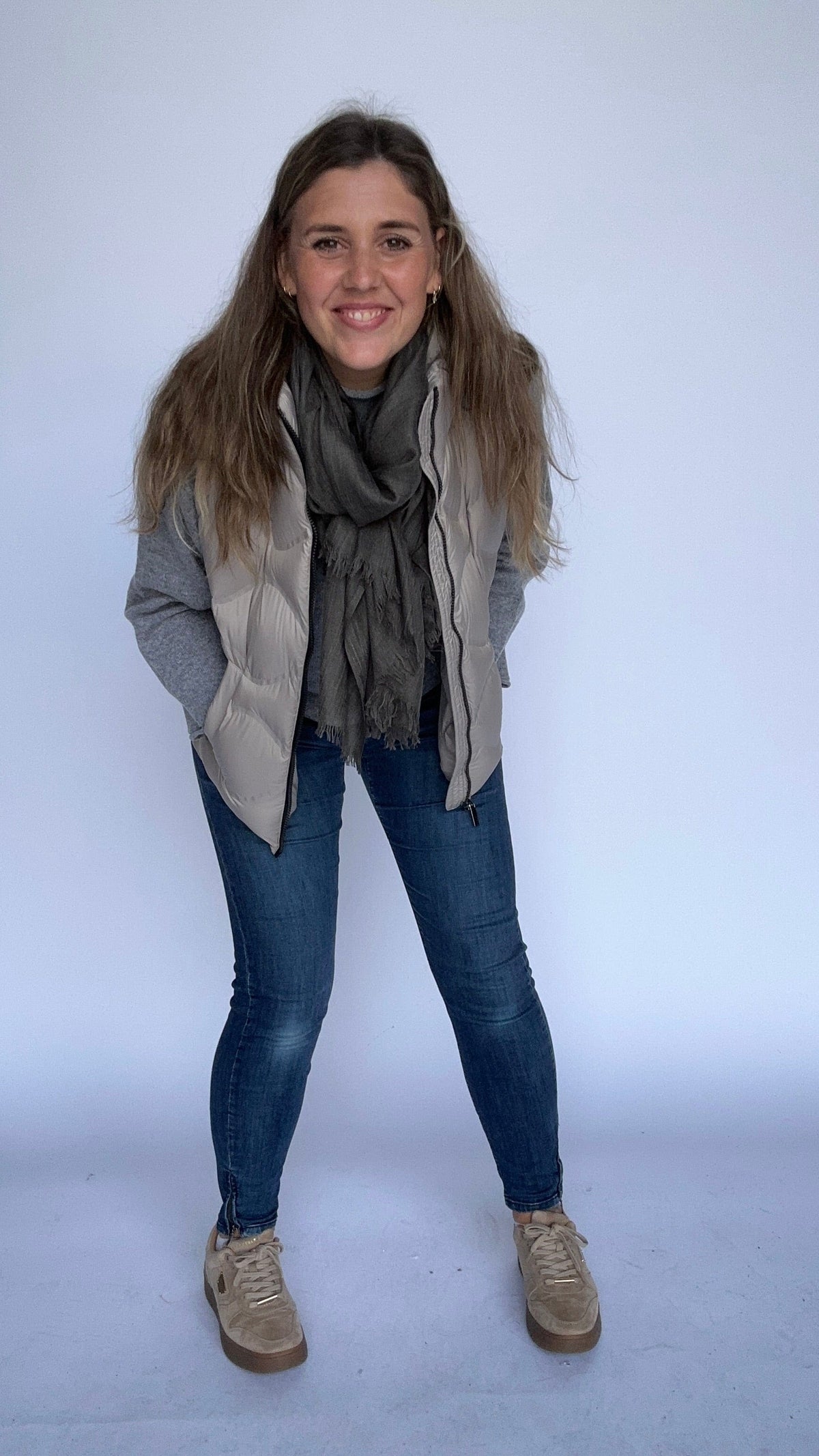 Leas Verden Skjerf Dark Taupe Leas verden- Ulrikke skjerf i bomull og modal kunstkolonialen