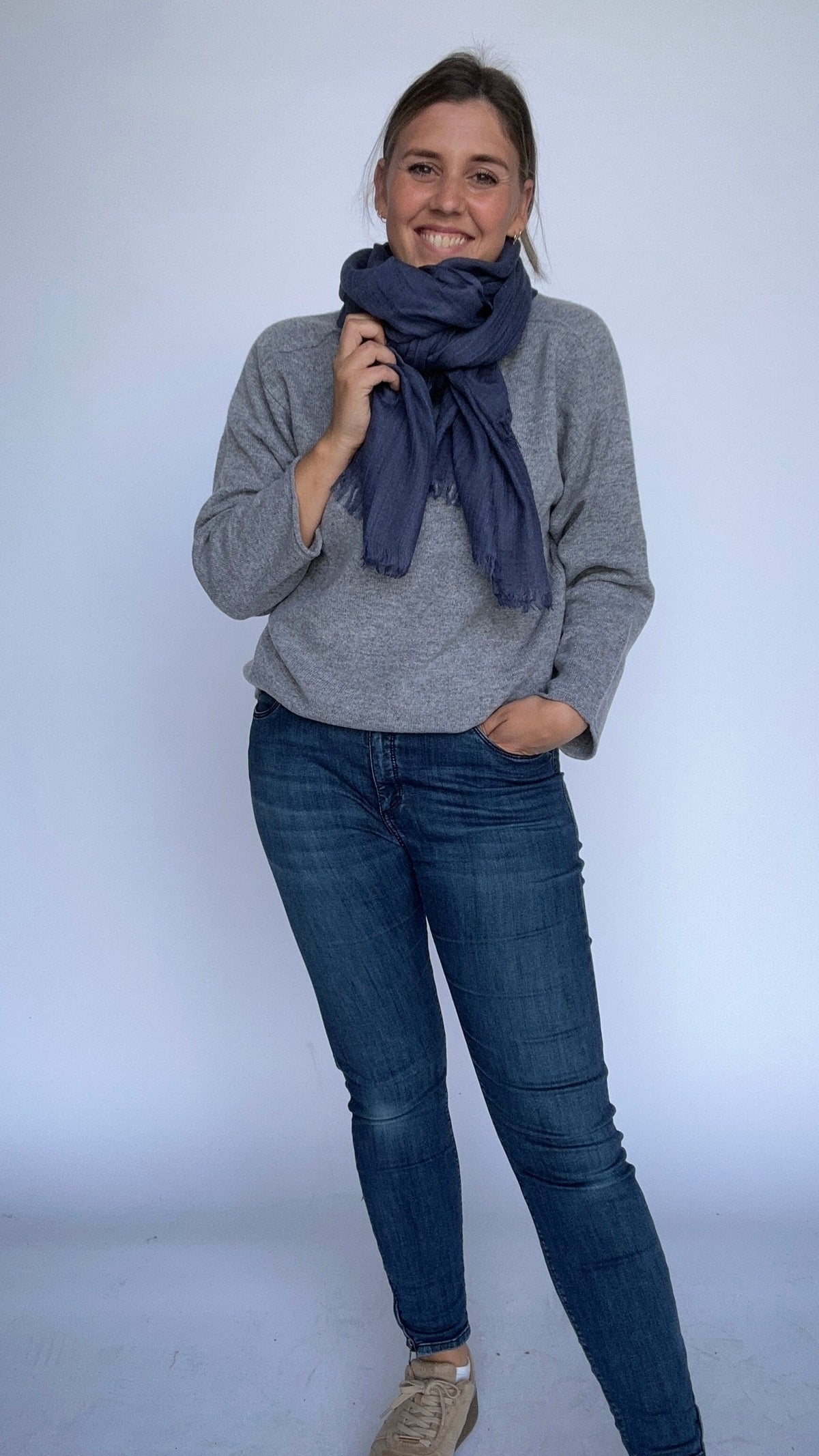 Leas Verden Skjerf Denim Leas verden- Ulrikke skjerf i bomull og modal kunstkolonialen