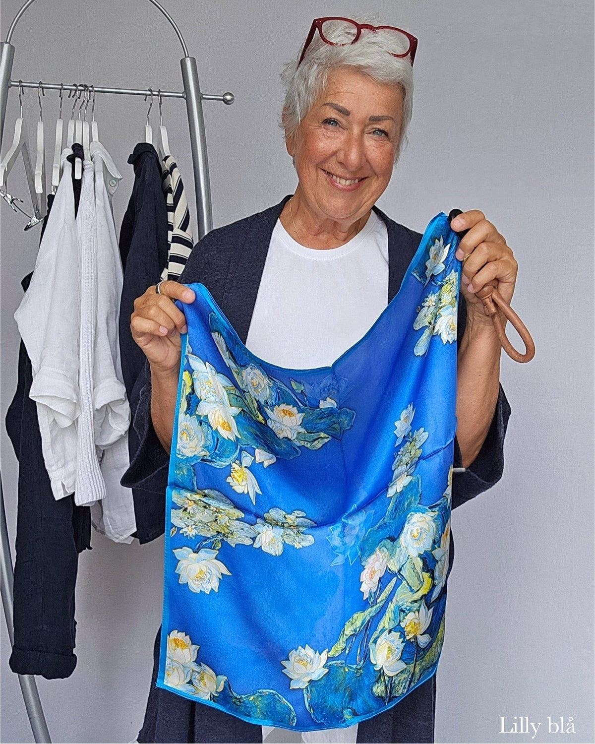 Leas Verden Skjerf Leas Verden- Silkeskjerf 53 x 53 cm kunstkolonialen