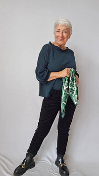 Leas Verden Skjerf Leas Verden- Silkeskjerf 53 x 53 cm kunstkolonialen