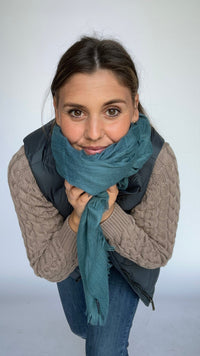 Leas Verden Skjerf Ocean Teal Leas verden- Ulrikke skjerf i bomull og modal kunstkolonialen