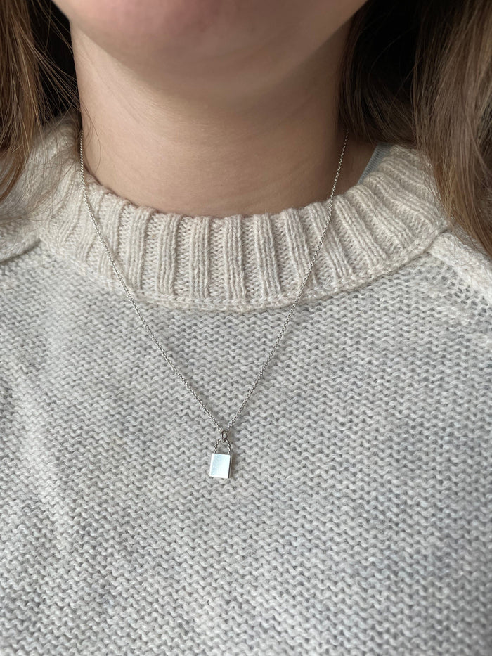 Natali Smykker Smykker Enkel Natali- Smykker m/hengelås- 2 ulike design kunstkolonialen