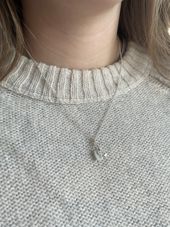 Natali Smykker Smykker Med nøkkel Natali- Smykker m/hengelås- 2 ulike design kunstkolonialen