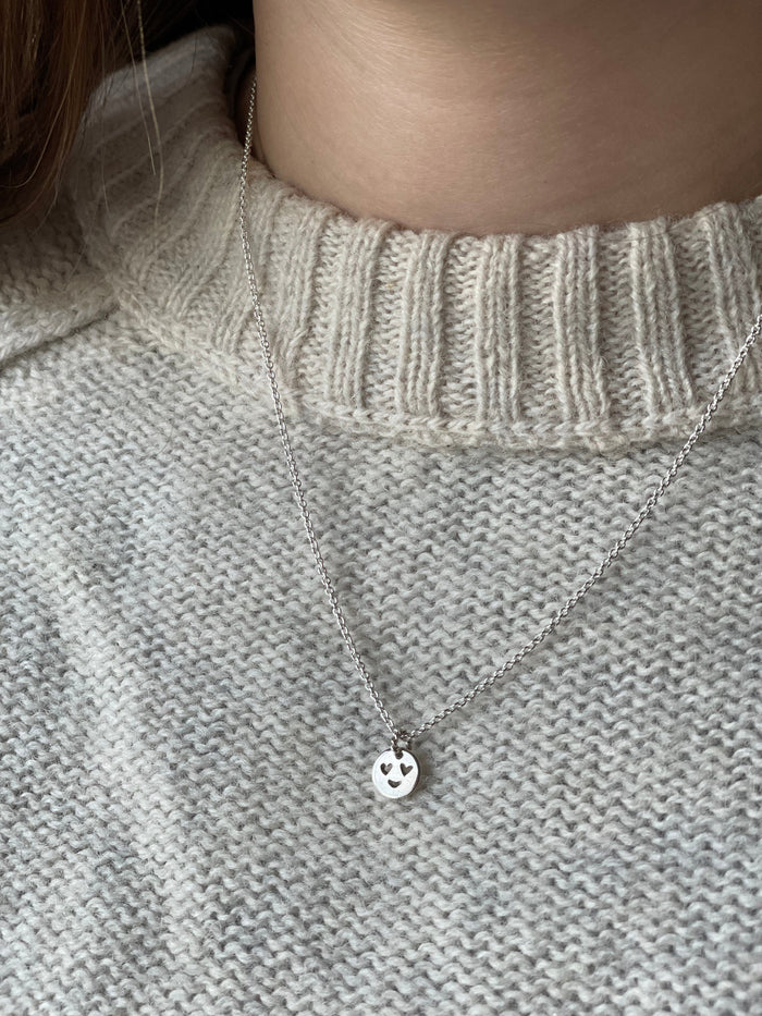 Natali Smykker Smykker Natali- Smiley m/hjerteøyne halssmykke 925 sølv kunstkolonialen