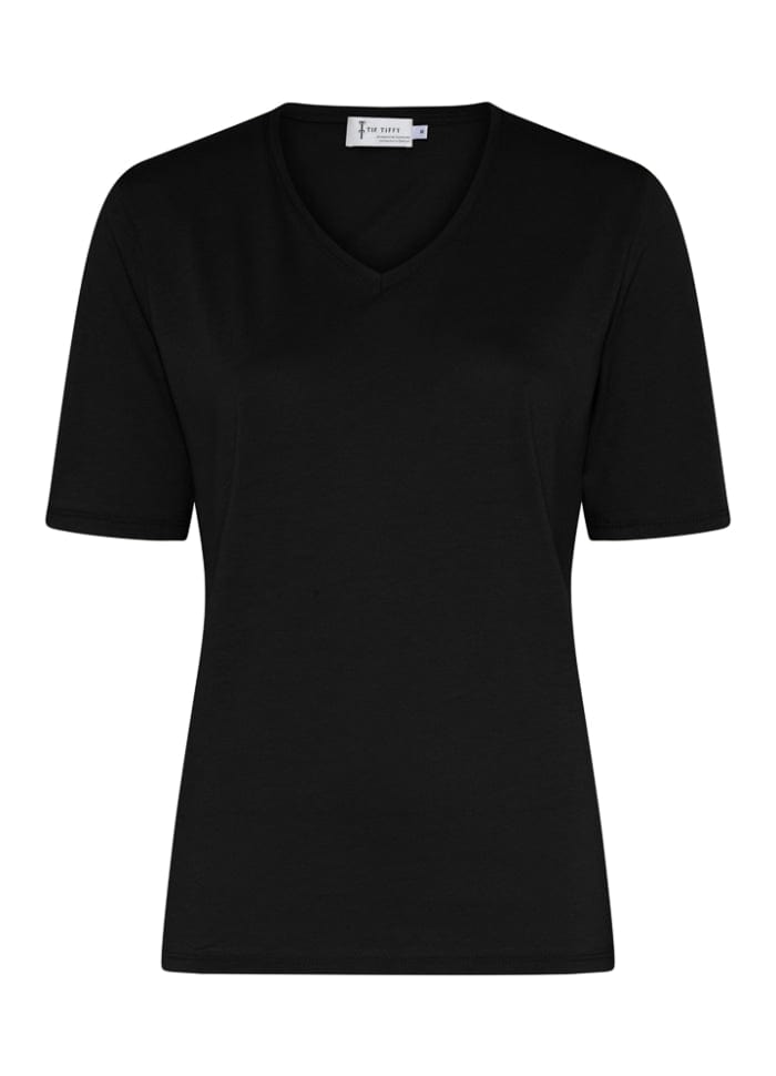 Tif Tiffy T-Shirt Black / S Tif Tiffy- Gina T-shirt med V-hals kunstkolonialen