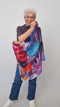 Wilhelmine Skjerf Lille Fryd Wilhelmine- Lite Wilhelmineskjerf i silke 70 x 70 kunstkolonialen