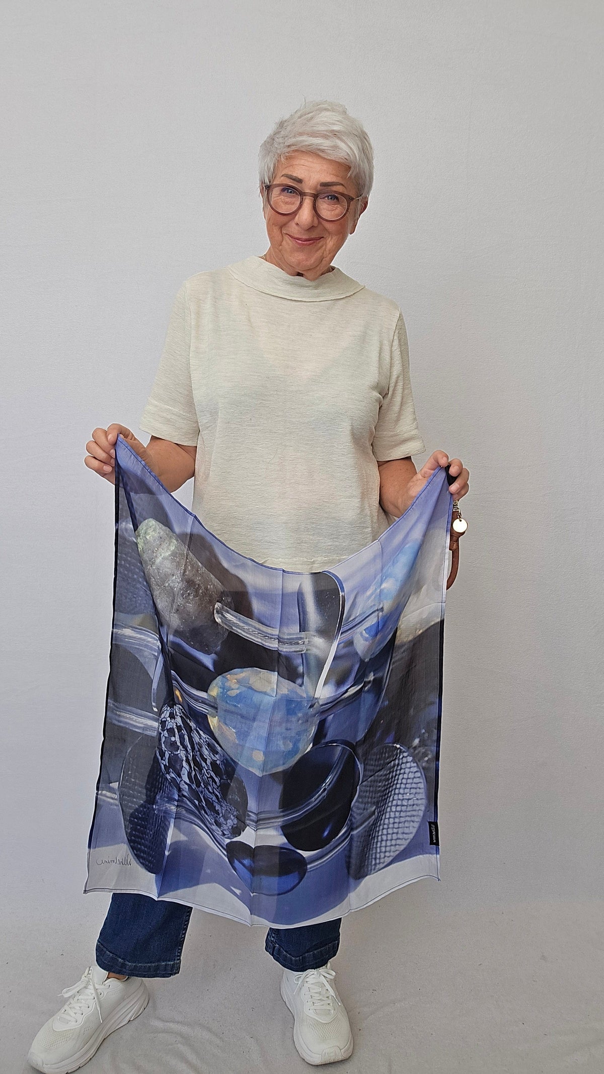 Wilhelmine Skjerf Lille Wilma Wilhelmine- Lite Wilhelmineskjerf i silke 70 x 70 kunstkolonialen