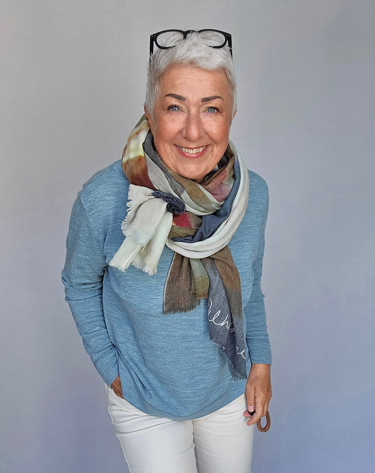 Wilhelmine Skjerf Luna Wilhelmine-NYHET! Wilhelmineskjerf i ull/silke kunstkolonialen