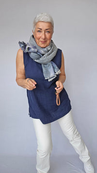 Wilhelmine Skjerf Wilhelmine-NYHET! Wilhelmineskjerf i ull/silke kunstkolonialen