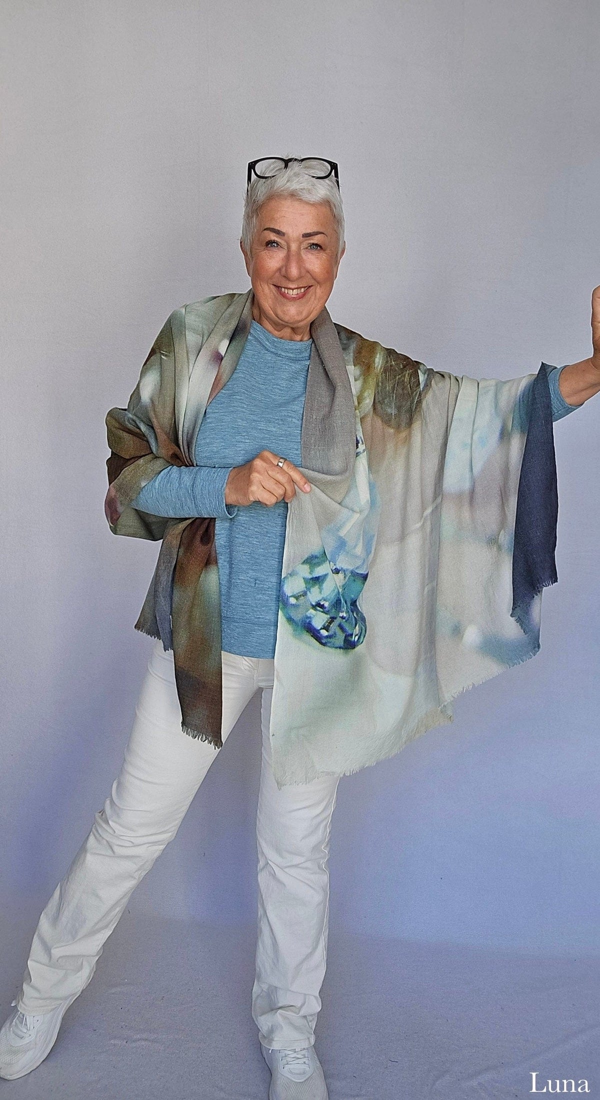 Wilhelmine Skjerf Wilhelmine- Wilhelmineskjerf i ull/silke kunstkolonialen