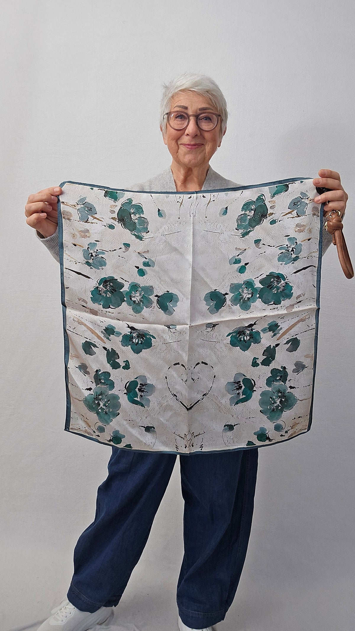 Leas Verden- Silkeskjerf 53 x 53 cm