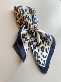 Leas Verden- Silkeskjerf 53 x 53 cm