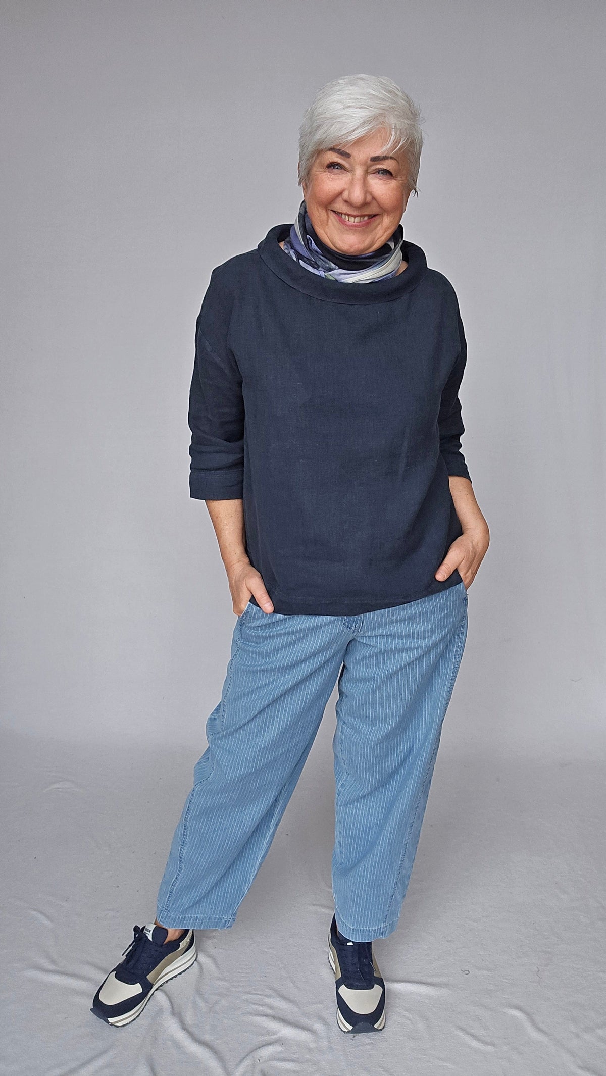 By basics Bluse OWN by basics- 11001 Jackie lintopp med krage (KORT) kunstkolonialen