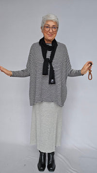 By Basics Genser by basics- 4002 Topp med rund hals og lange ermer kunstkolonialen