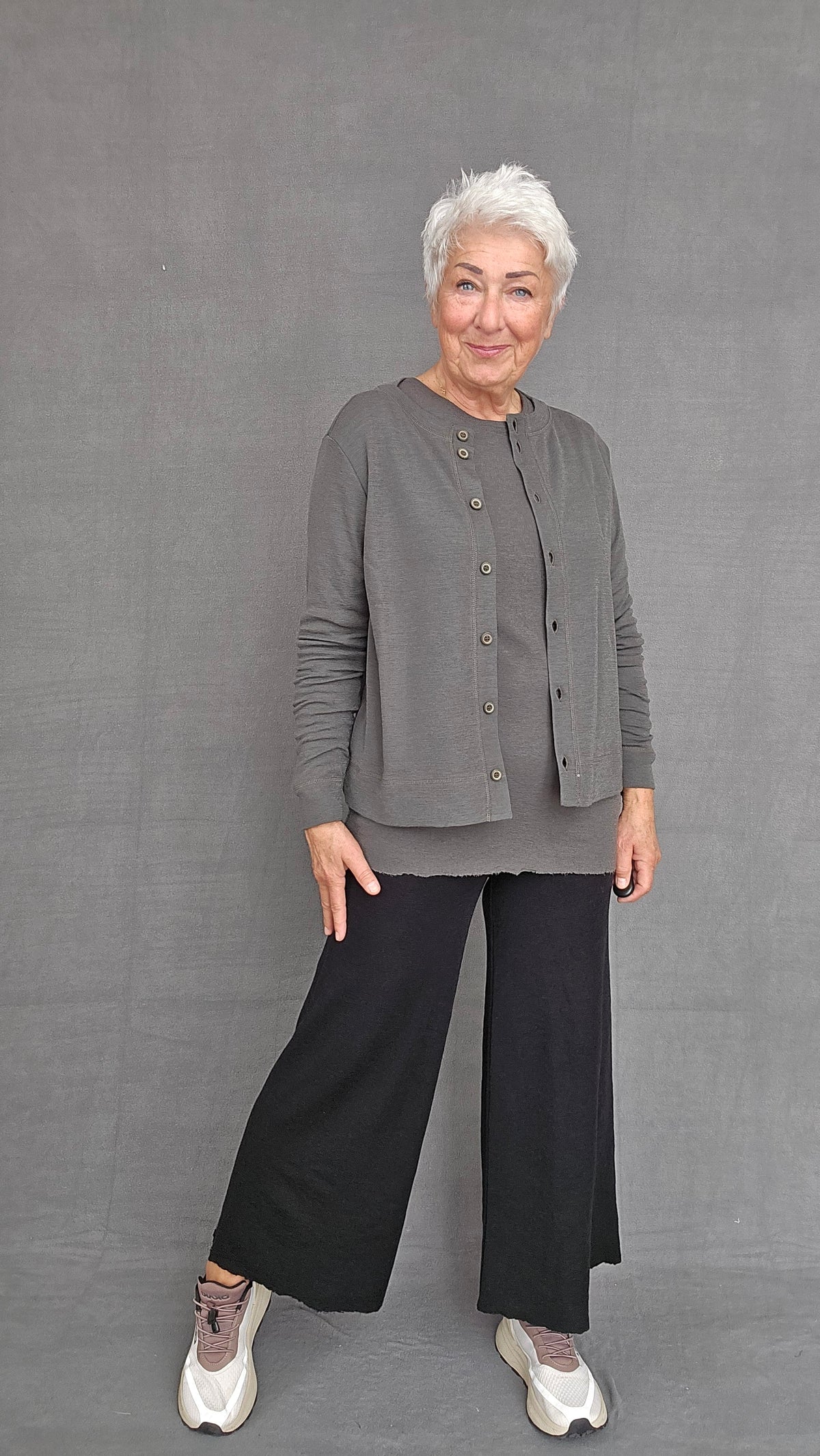 By Basics Genser by basics- 4014 Lang genser unisex kunstkolonialen
