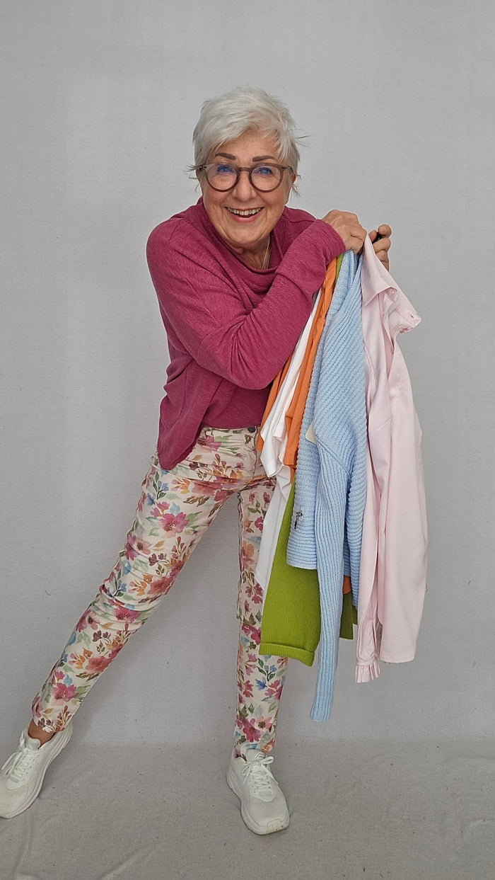 By Basics Genser by basics- 4025 Rampegenser i ensfarget kunstkolonialen