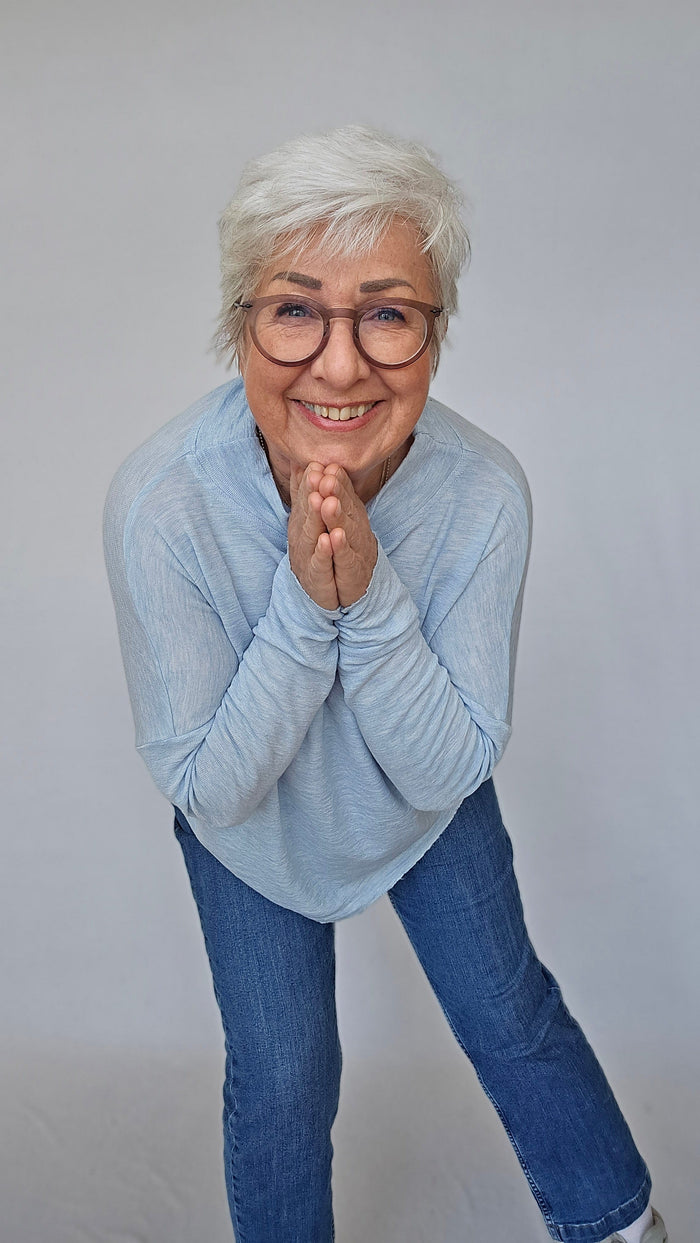 By Basics Genser by basics- 4025 Rampegenser i ensfarget kunstkolonialen