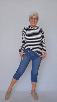 By Basics Genser by basics- 4025 Rampegenser i striper kunstkolonialen