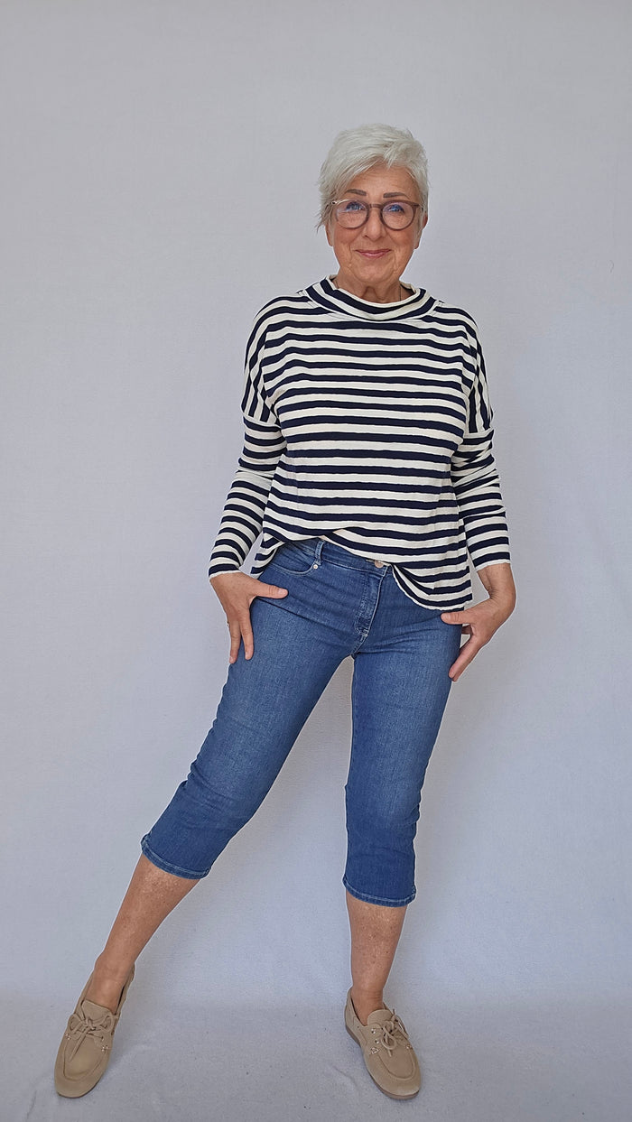 By Basics Genser by basics- 4025 Rampegenser i striper kunstkolonialen