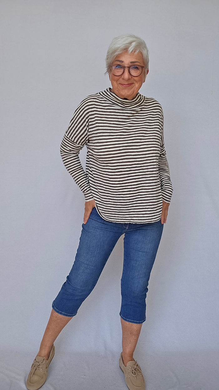 By Basics Genser by basics- 4025 Rampegenser i striper kunstkolonialen