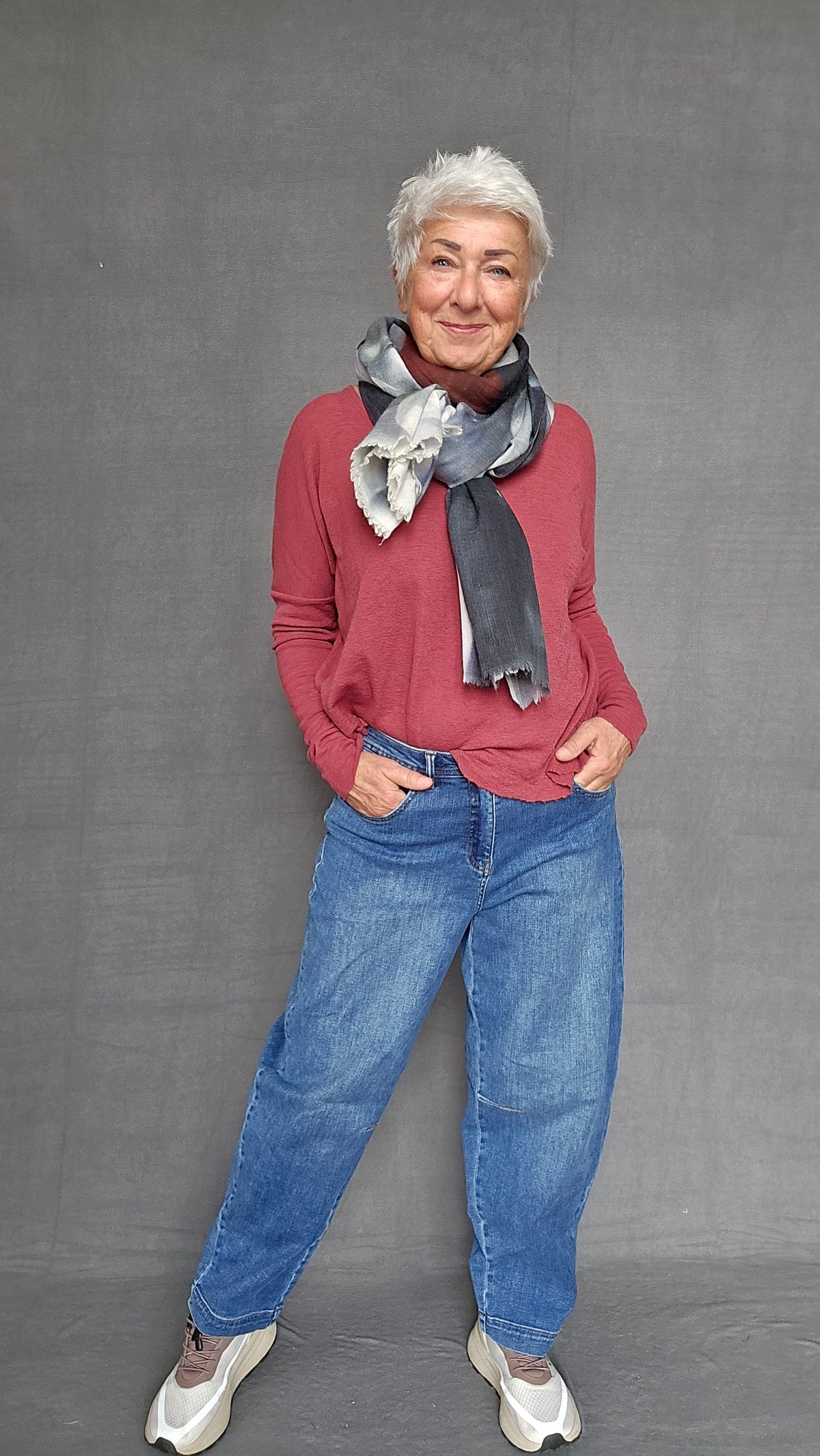 By Basics Genser by basics- 4027 Løs genser m/dyp V-hals kunstkolonialen