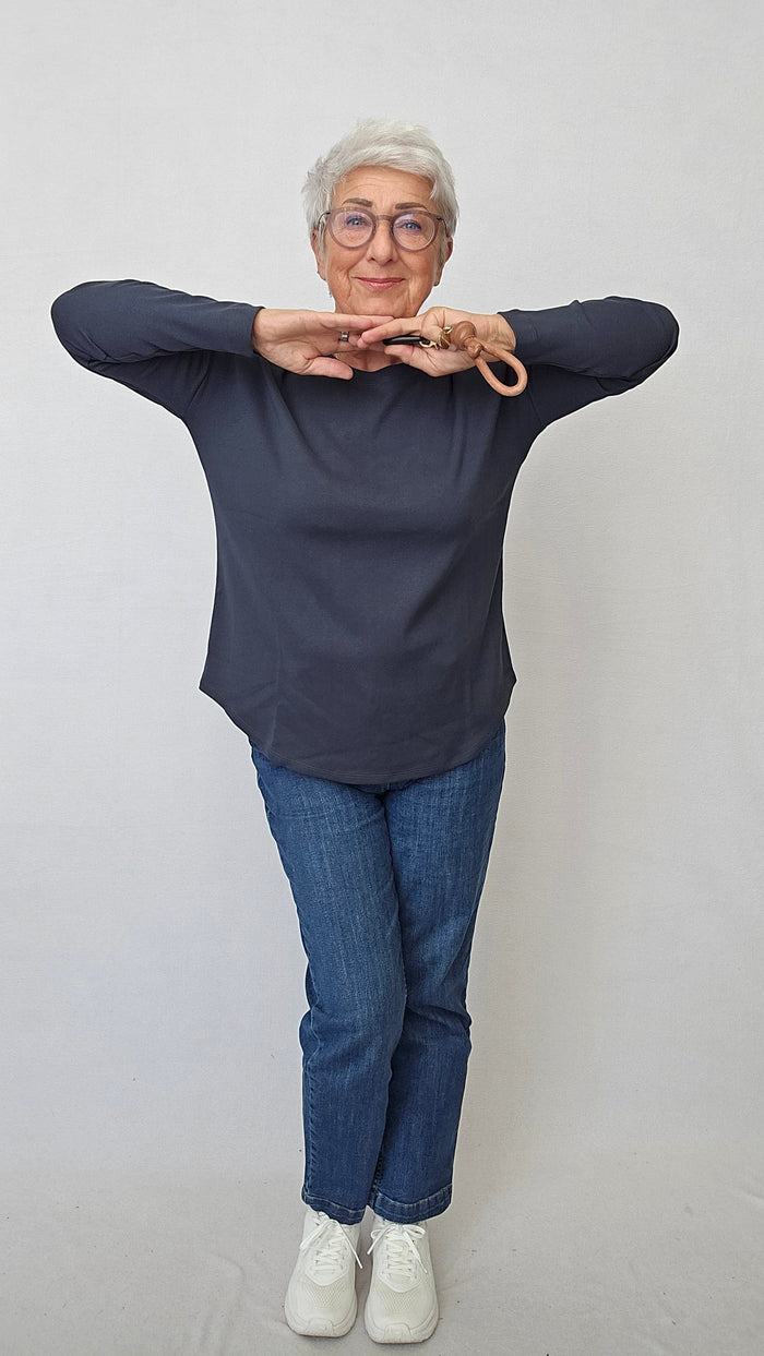 By Basics Genser Charcoal / S Cotton Sense By Basics- 4306 Basic bomullsgenser i løs modell kunstkolonialen