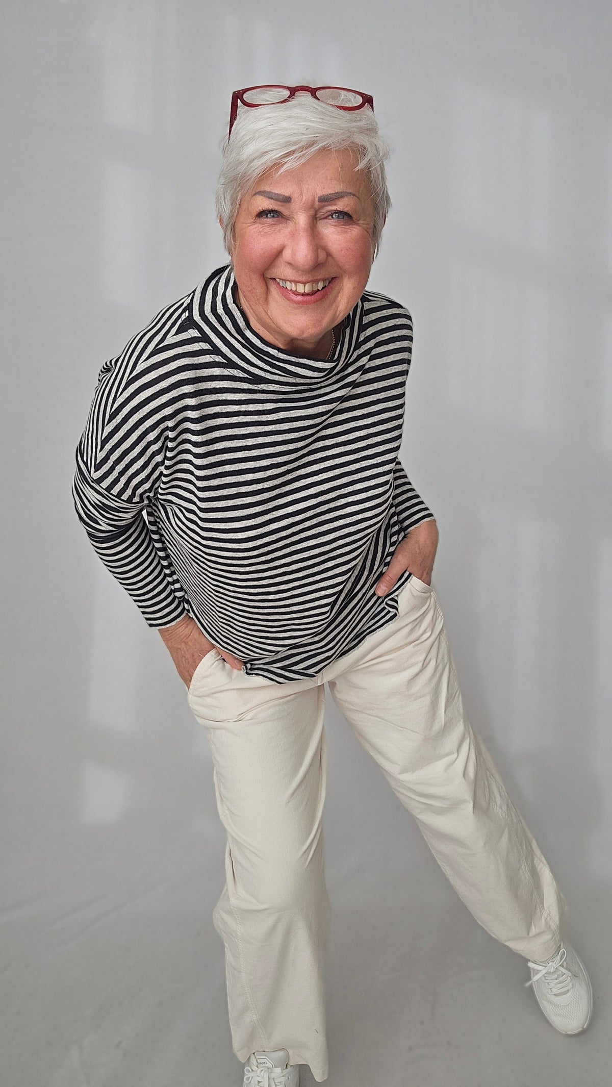 By Basics Genser S / Dawn grey/caviar by basics- 4025 Rampegenser i striper kunstkolonialen