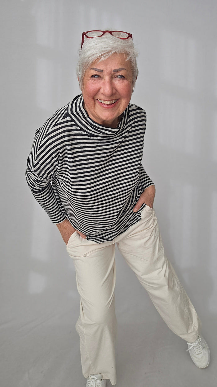 By Basics Genser S / Dawn grey/caviar by basics- 4025 Rampegenser i striper kunstkolonialen