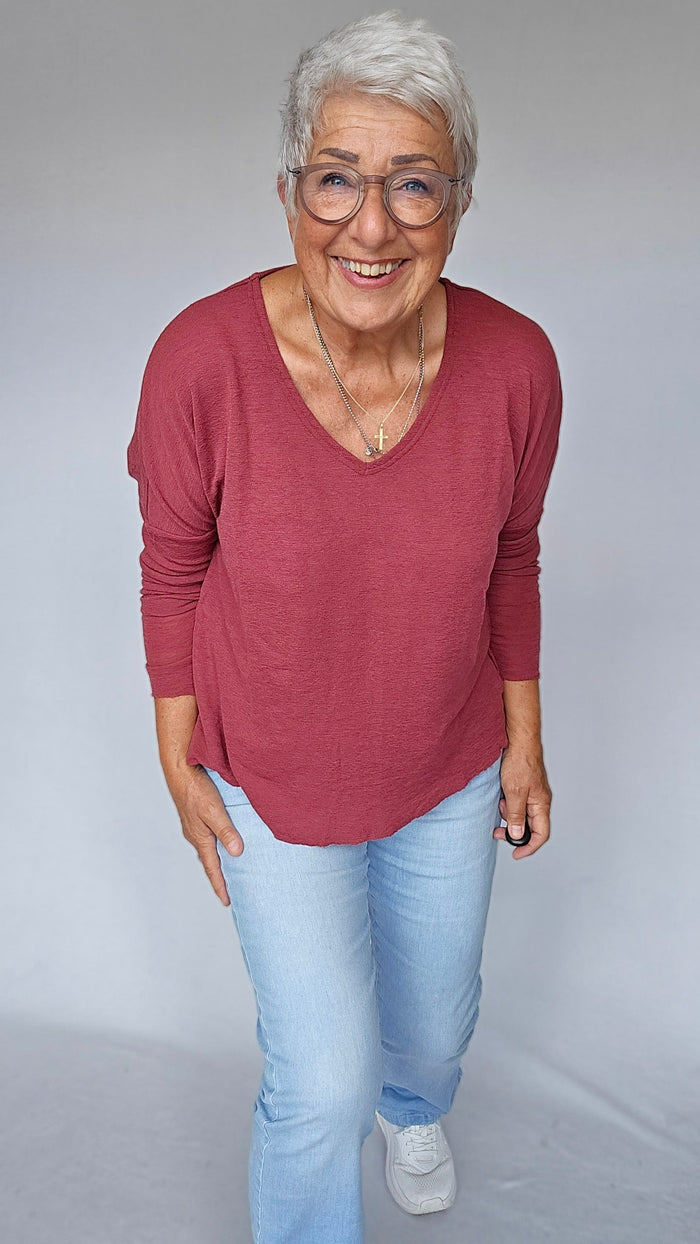 By Basics Genser S / Earth red By Basics-  4027 Løs genser m/dyp V-hals kunstkolonialen