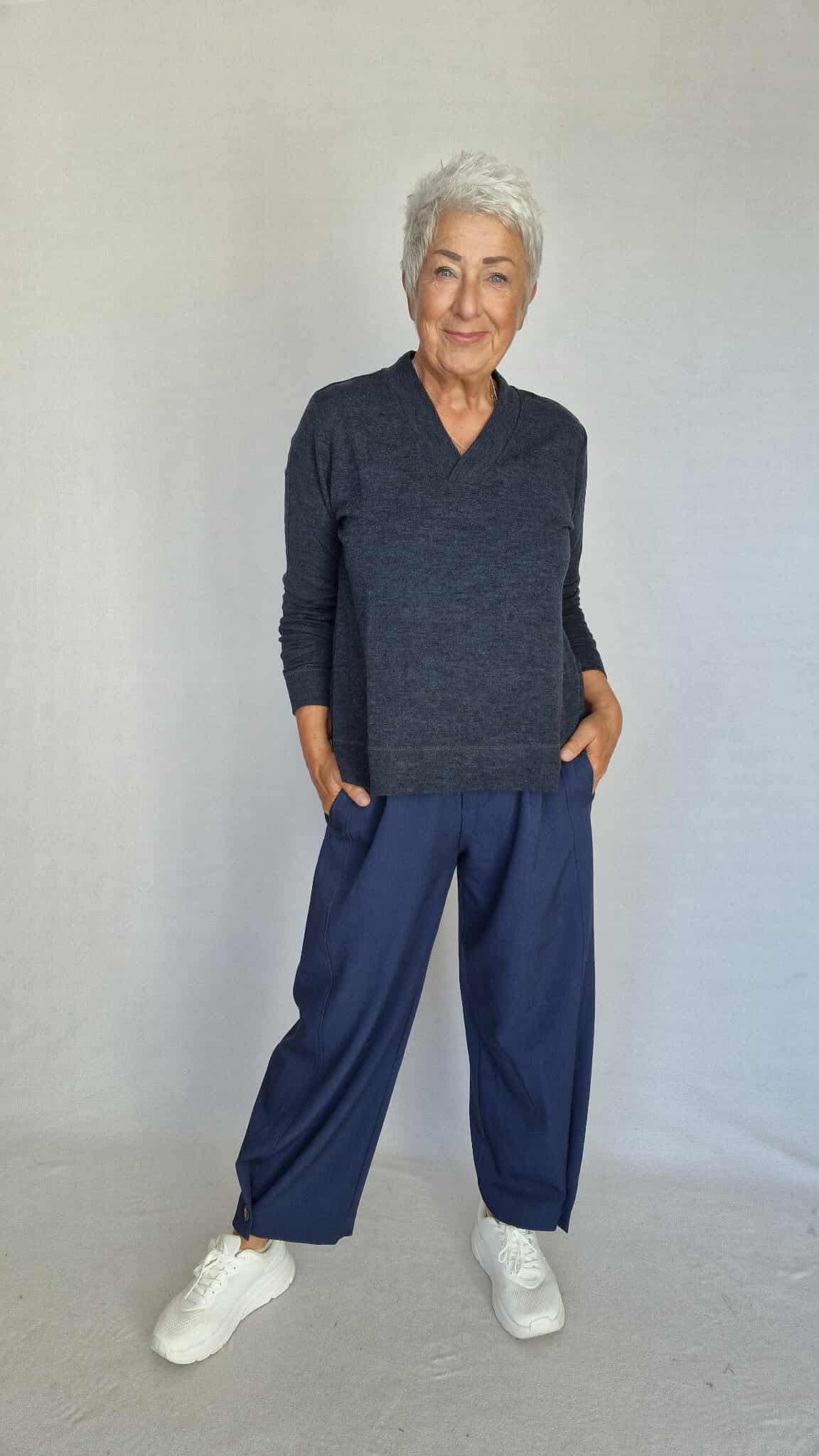 By Basics Genser S / Midnight blue melange By Basics-  4067 Klassisk V-genser kunstkolonialen