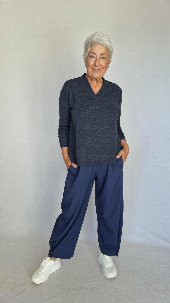 By Basics Genser S / Midnight blue melange By Basics-  4067 Klassisk V-genser kunstkolonialen